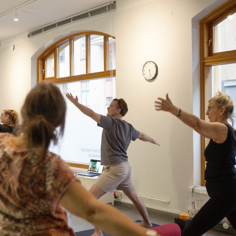 kvs etko kuvapankki jooga pilates asahi 08 e1762508106528 1000x1000